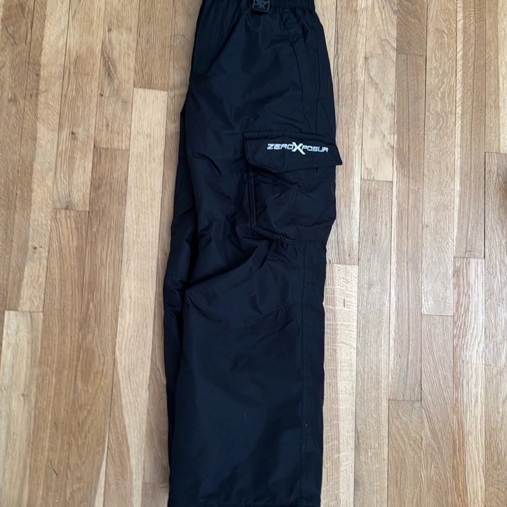 Zero exposure snow pants